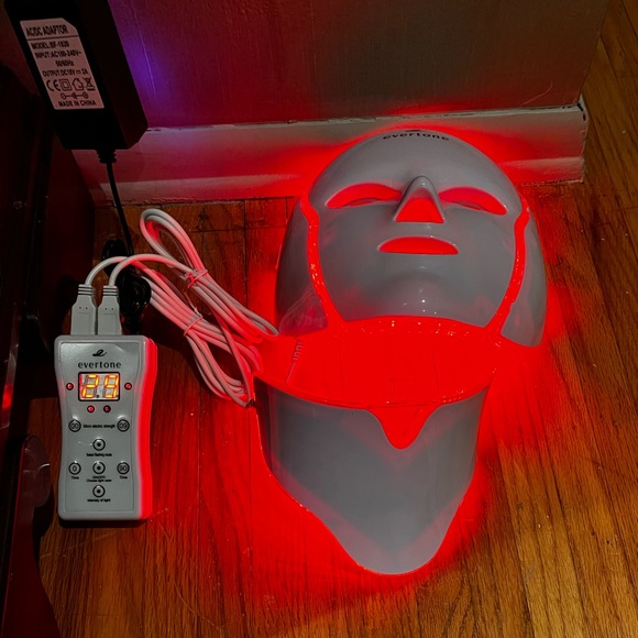 Evertone Omniglow LED Face and Neck Mask - Picture 11 of 17